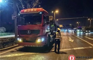 太原交警晋源大队三中队持续深化大气污染专项整治