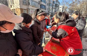 太原晋源区人社局开展就业创业政策进社区春风行动暨就业援助月专场招聘活动